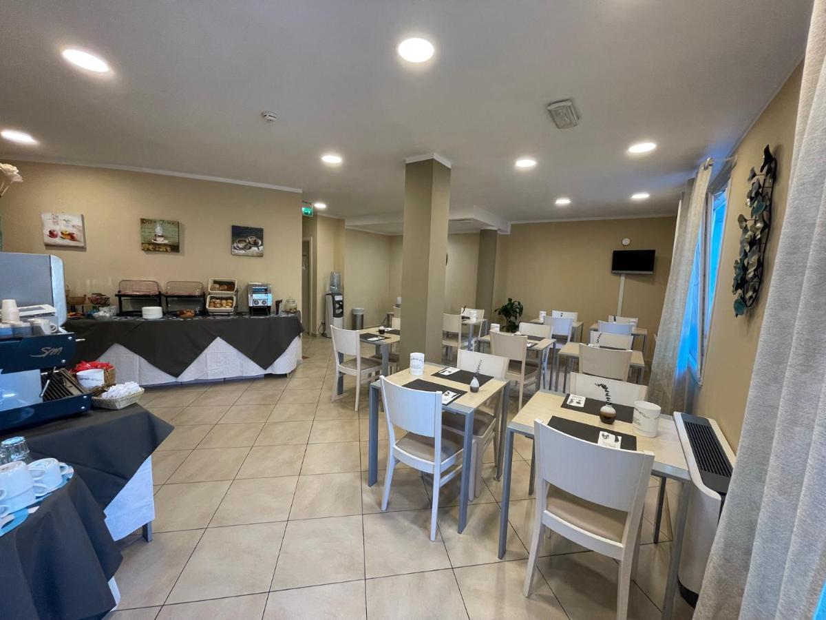 Hotel Le Dune Lido Adriano Buitenkant foto